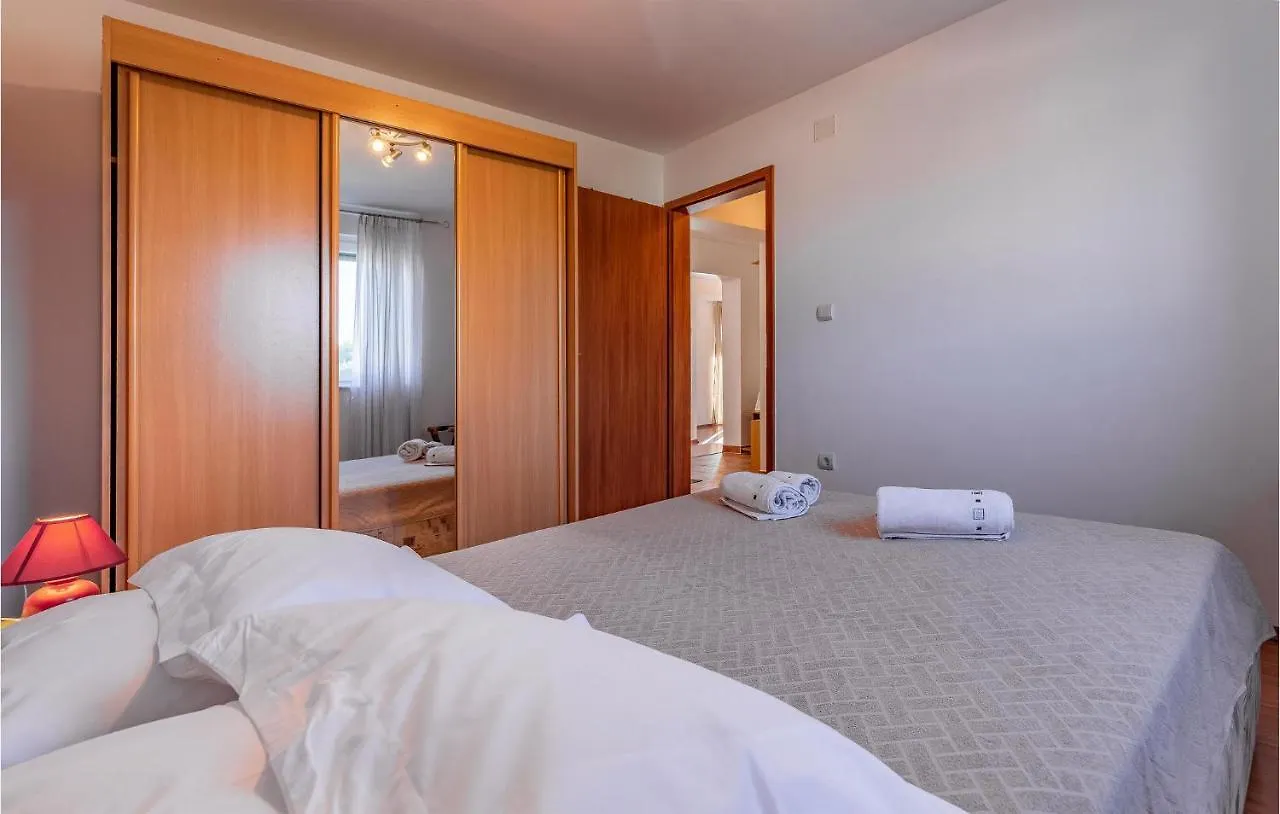 Stunning Apartment In Medulin With Wifi 0*,